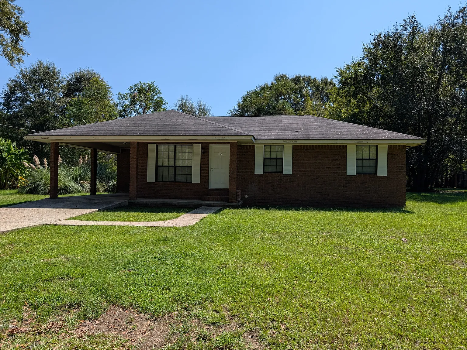 3 bed, 975 sqft, $1,200 — Photo 1