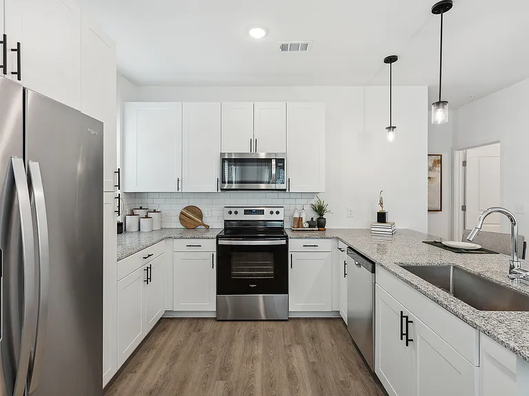 Everleigh Deerfield 55+ Active Adult Apartment Homes — Photo 19