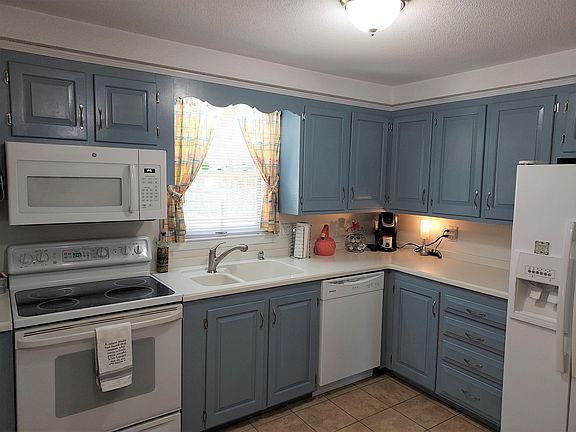 5th image of 5 Greenwich Dr