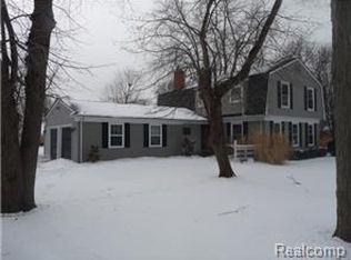 8063 Ferry Rd, Grosse Ile, MI 48138