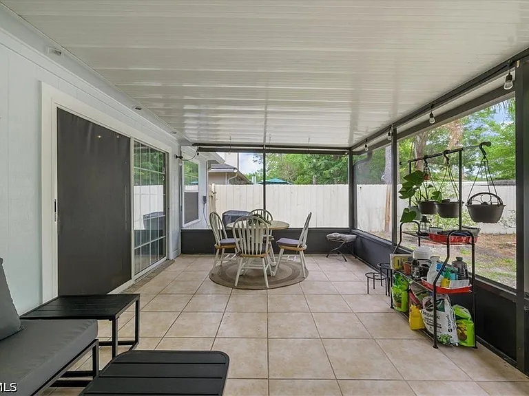 11179 Bentley Trace Ln E — Photo 13