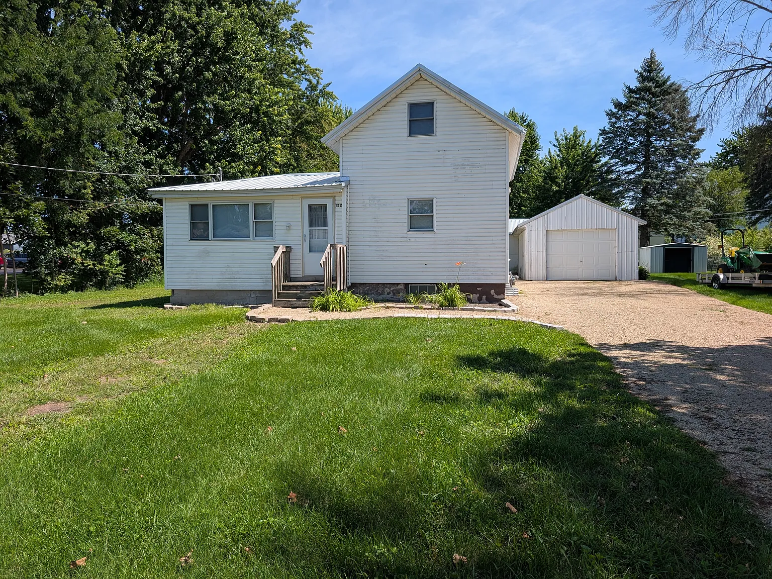 3 bed, 1110 sqft, $1,795 — Photo 1