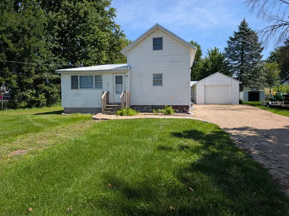 212 S Depot St, Fox Lake, WI 53933