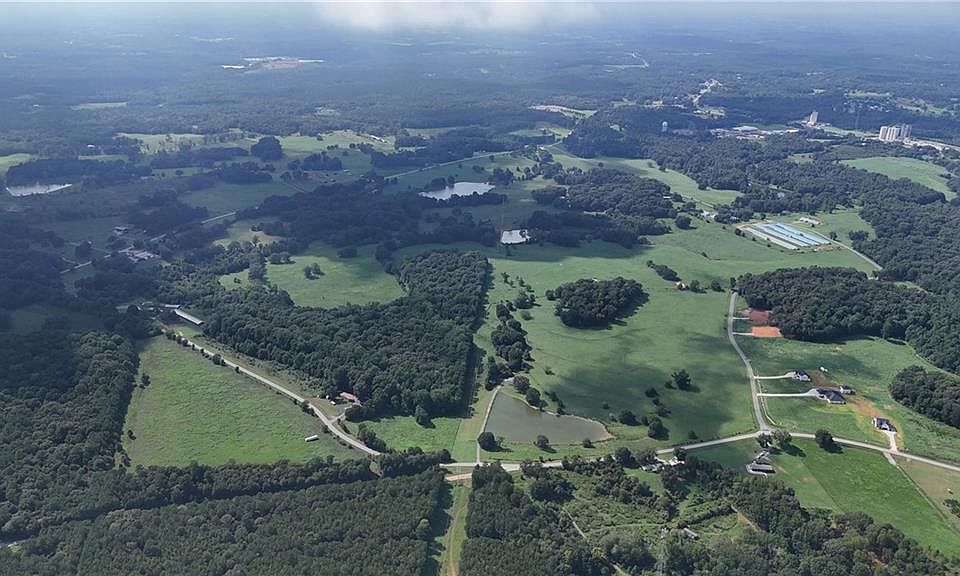 2nd image of 7 Wheeler Creek Rd