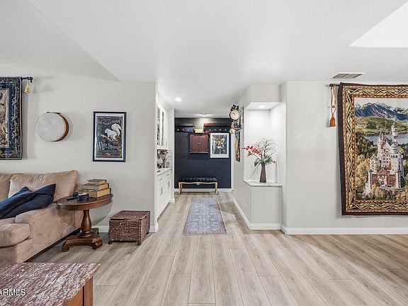 4th image of 5200 S LAKESHORE Drive #116