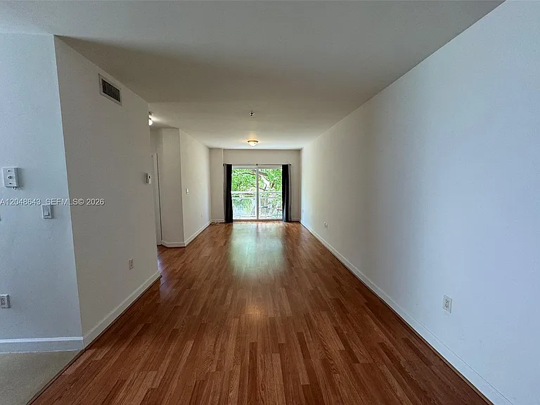 529 NE 62nd St #203 — Photo 6