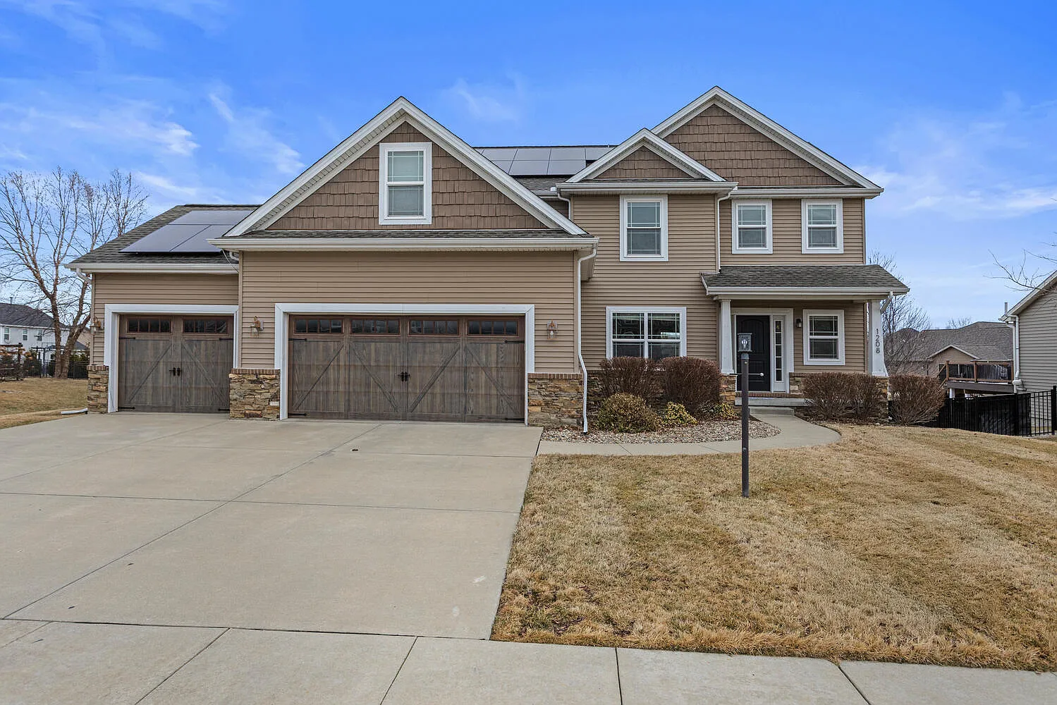 1208 White Oak Rd photo 1