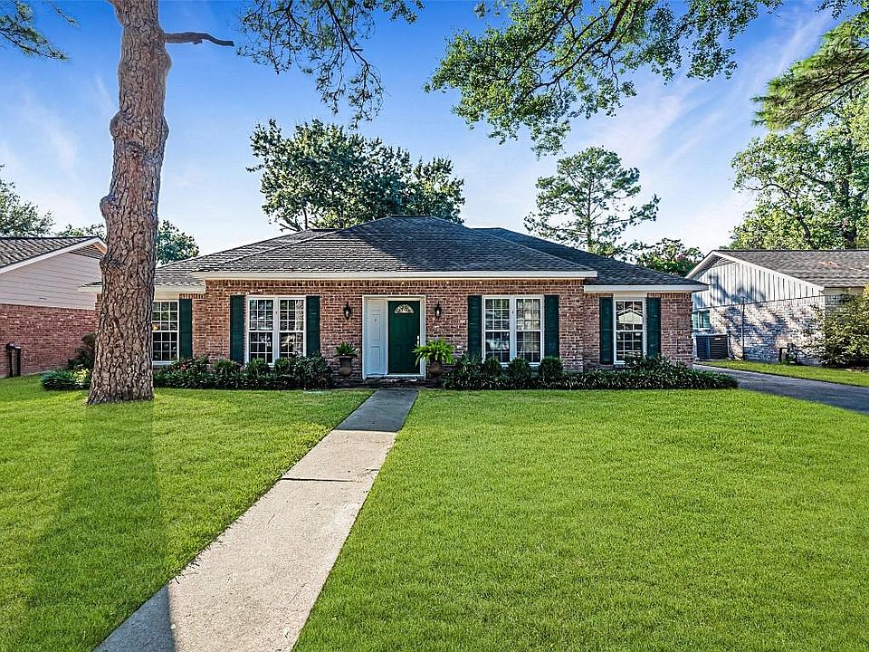 1st image of 2607 Pine Village Dr