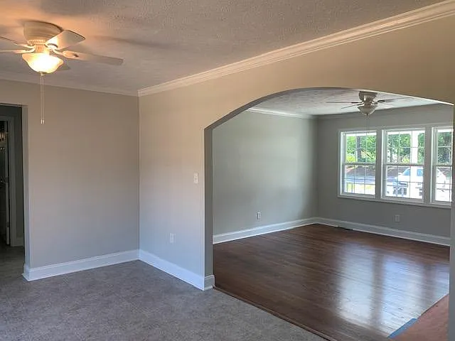 1420 Central Dr — Photo 8