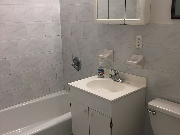 3rd image of 3033 30th St #3