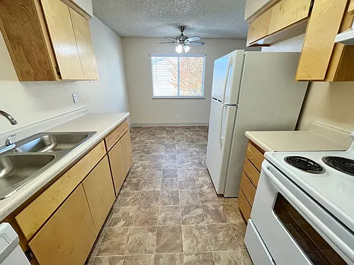 Granada Apartments Photo 1