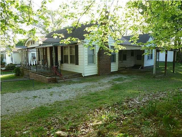 2nd image of 418 Booth Rd