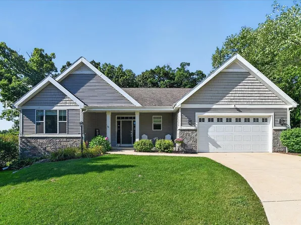 3083 Barrington Hls, Fitchburg, WI 53711