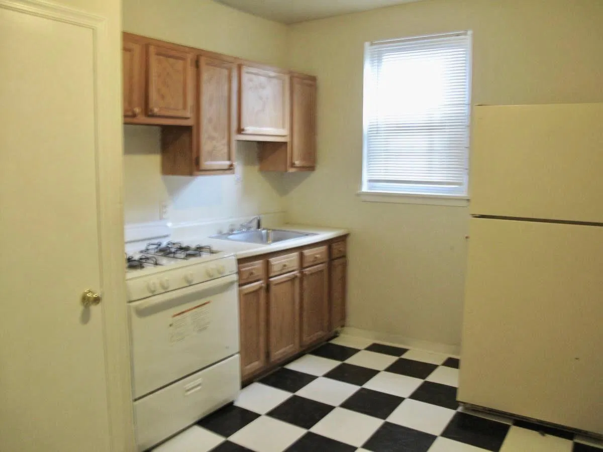 3 bed, $2,250 — Photo 3