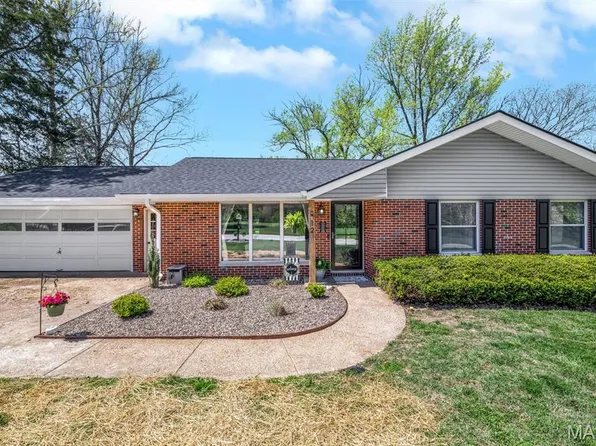 12 Lakewood Dr, Hillsboro, MO 63050