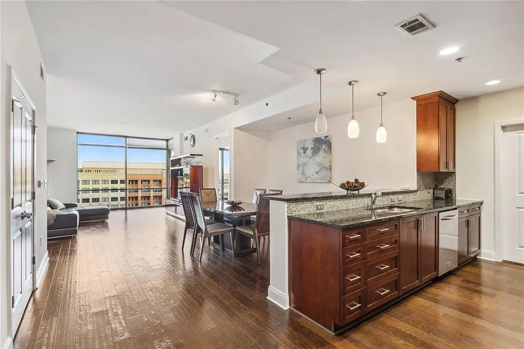 2 bed, 2.5 bath, 1728 sqft, $3,250 — Photo 1
