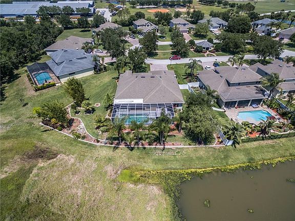 3rd image of 925 Classic View Dr