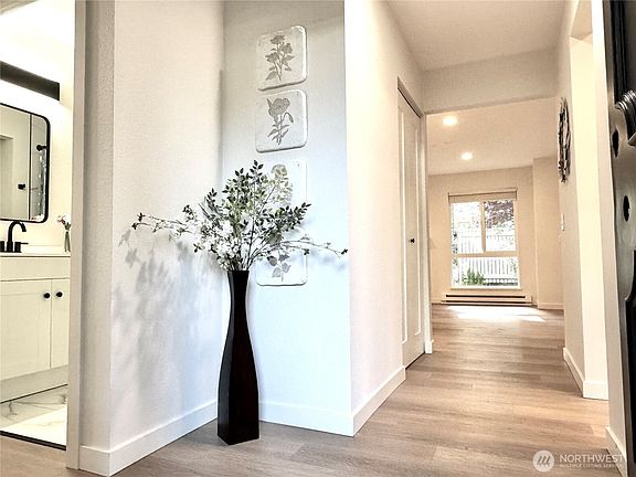 2nd image of 10221 NE 16th Street #H5