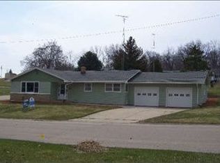 207 E Pleasant St, South Wayne, WI 53587
