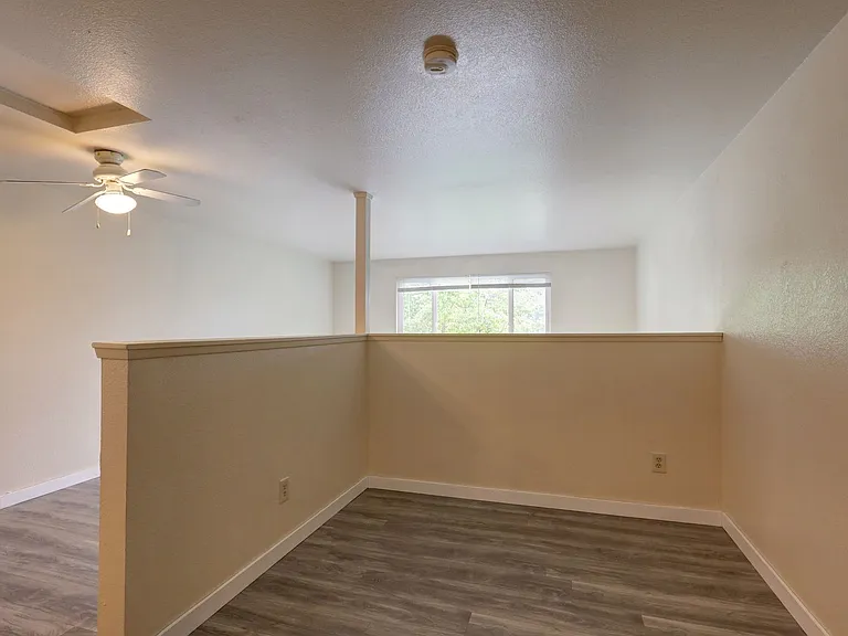 648 S 152nd St #6 — Photo 8