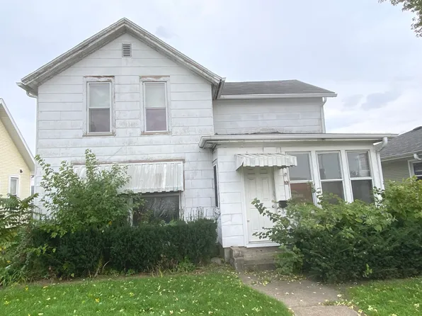 32 N Locust St, Manteno, IL 60950