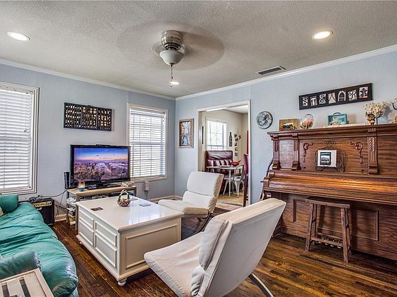 4th image of 3213 Forest Park Blvd