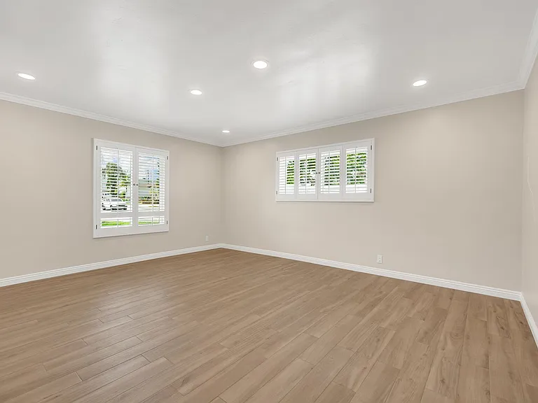 630 N Colfax St — Photo 9