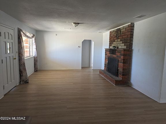 3rd image of 1027 E Fenley Dr