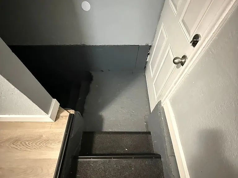 722 Coyne Ave — Photo 6