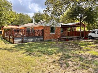 1222 Oxford St, River Oaks, TX 76114