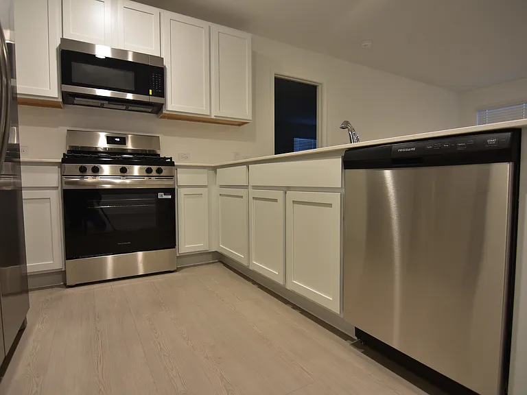409 Keefer Ln — Photo 8