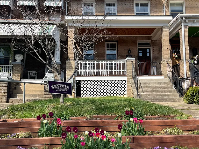 1313 Quincy St NW — Photo 1