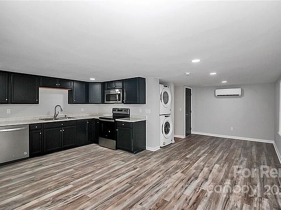 3rd image of 1011 & 1/2 Rankin Ave