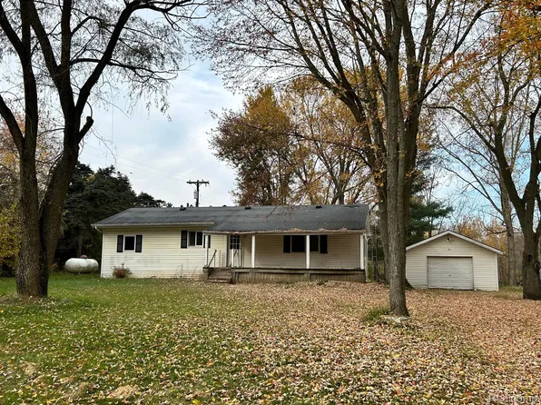 4115 Jones Rd, North Branch, MI 48461