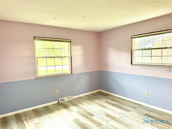 5th image of 2202 N Kathy Ln
