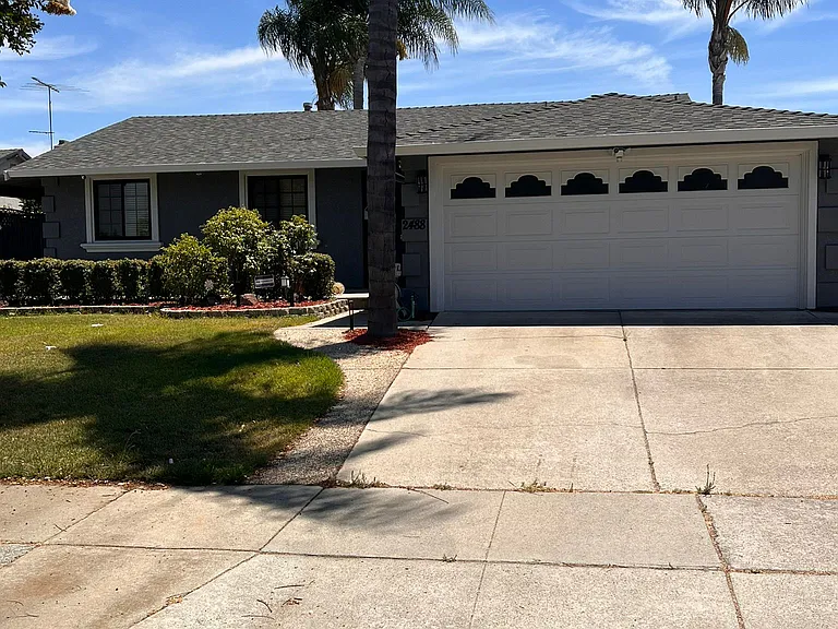 2488 Shilshone Cir — Photo 1
