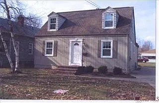 1901 Sackett Ave photo 1