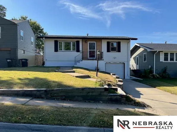 6217 Oak St, Omaha, NE 68106