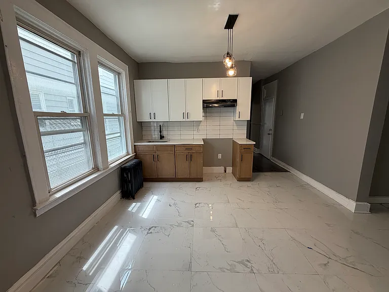 847-849 S 19th St #1L — Photo 3