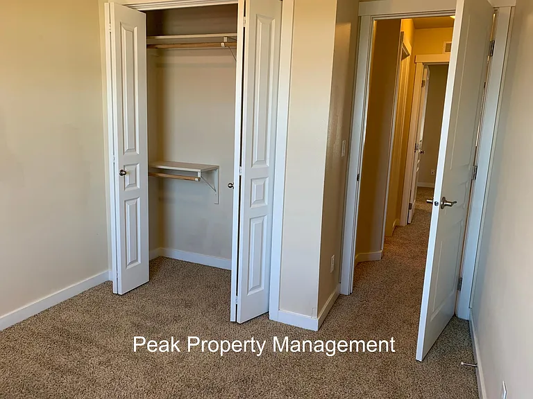 8786 W Pine Valley Ln — Photo 9
