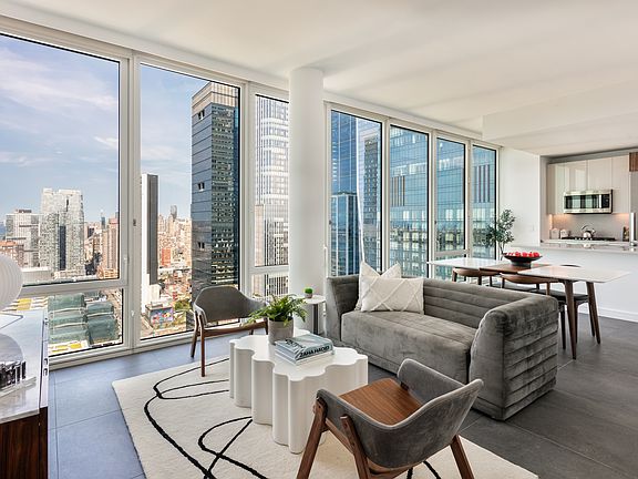 4th image of 606 W 30th St #44D