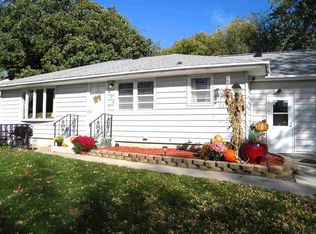 806 S 14th St, Clear Lake, IA 50428