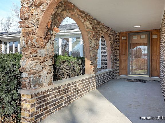 2nd image of 6709 Trenton Ln