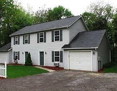 1st image of 654 N Chestnut