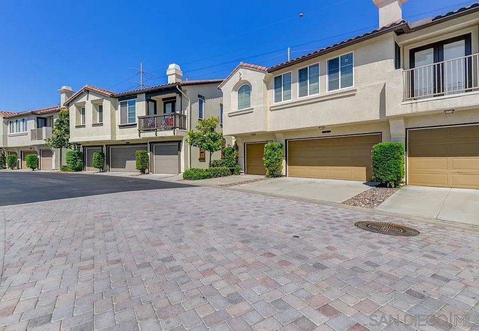 1st image of 2151 Palo Alto Dr Unit 123