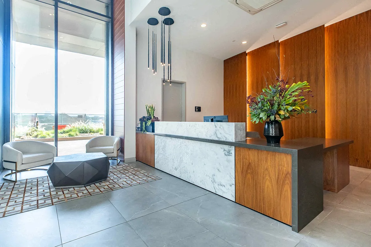 24/7 Onsite Concierge - Live Grandscape