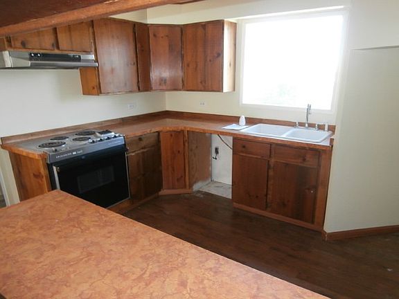 3rd image of 314 SE Brace St