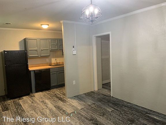 4th image of 550 Smith St APT 1