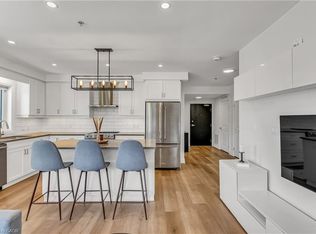 247 Grey Silo Rd #102, Waterloo, ON N2K 0G7