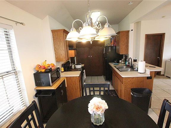 4th image of 8622 NE 34th Pl